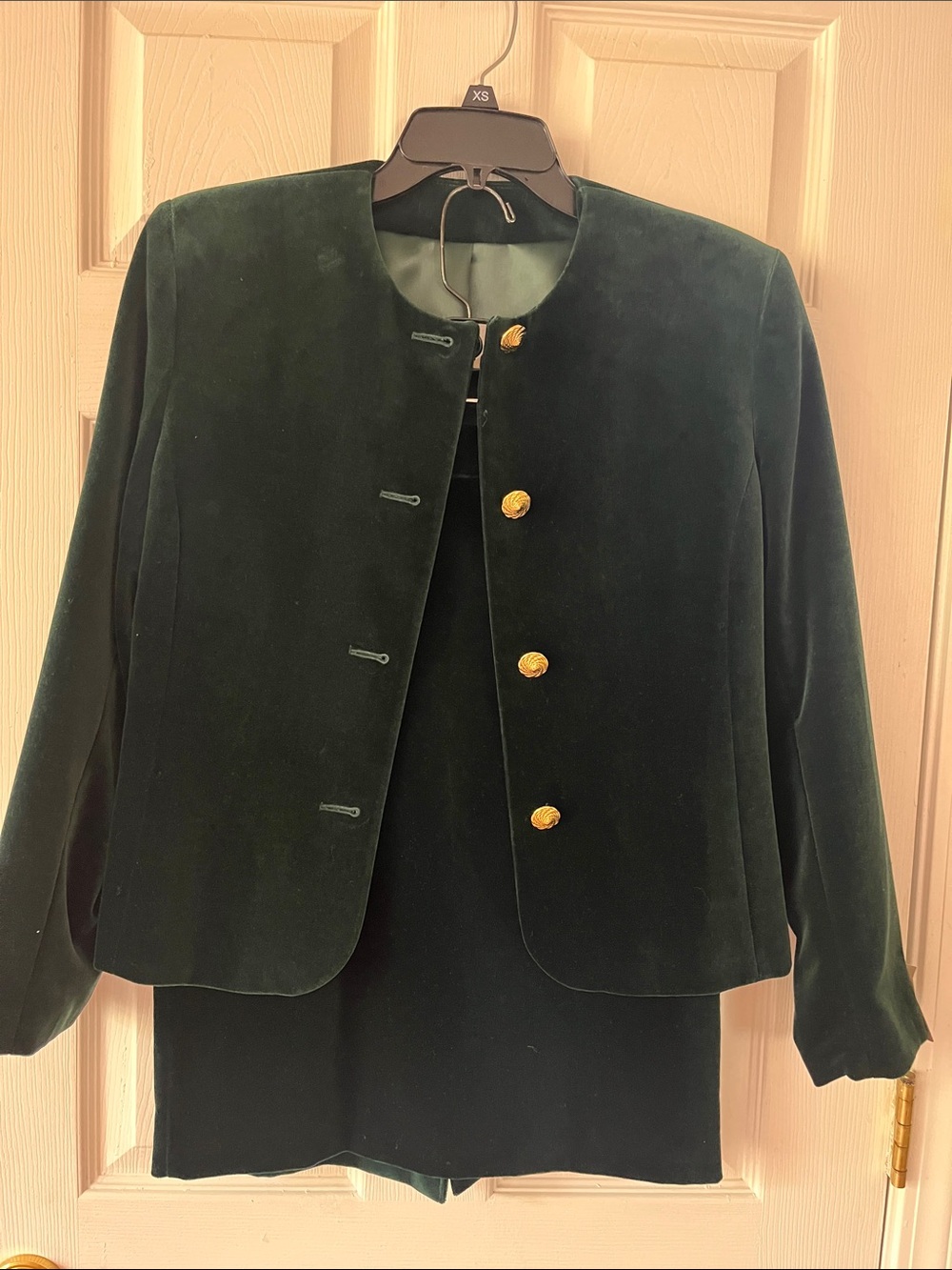 Velvet Button Front Women's 2-pc Suit in Dark Green